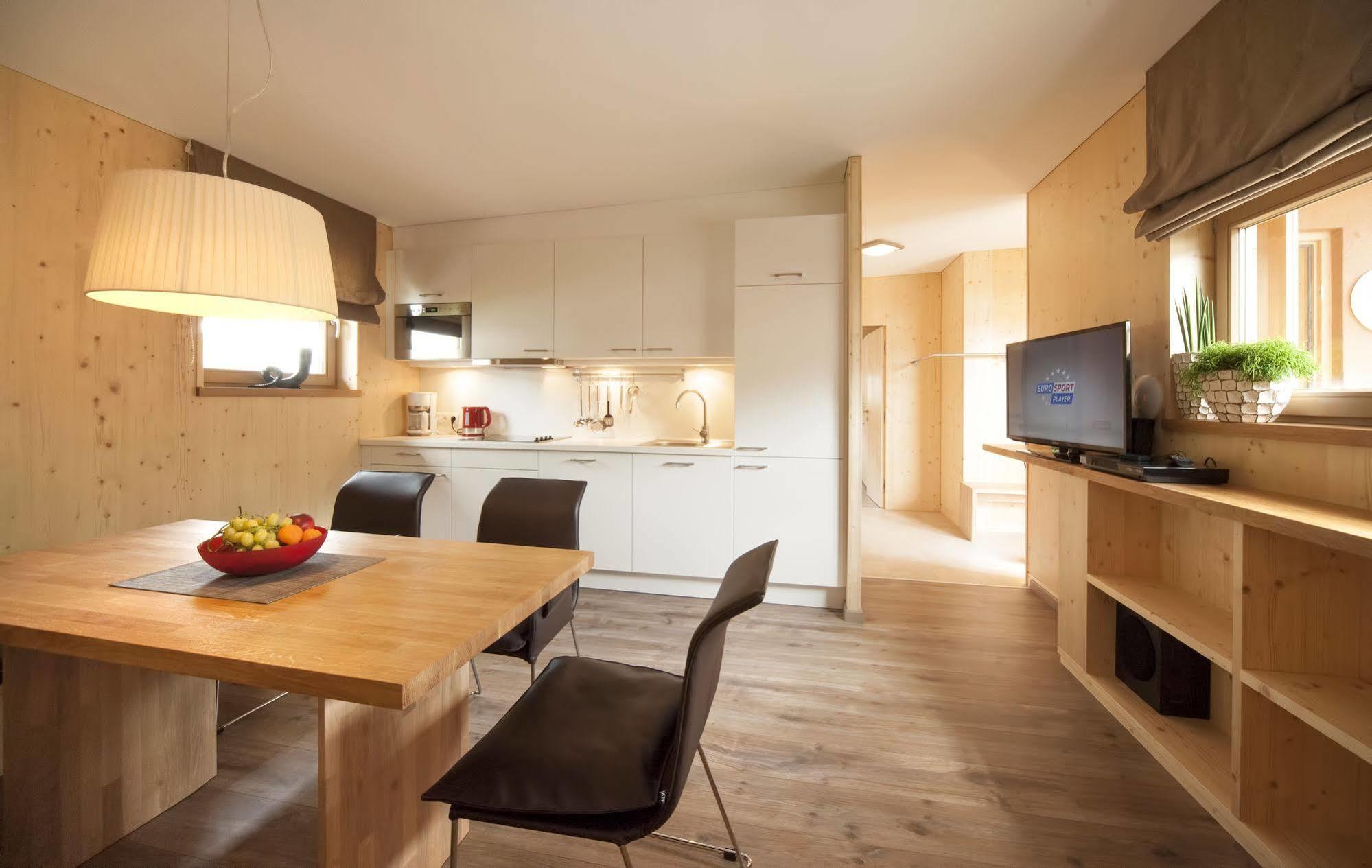 Natuerlich Hell. Aparthotel & Camping Fügen Eksteriør billede