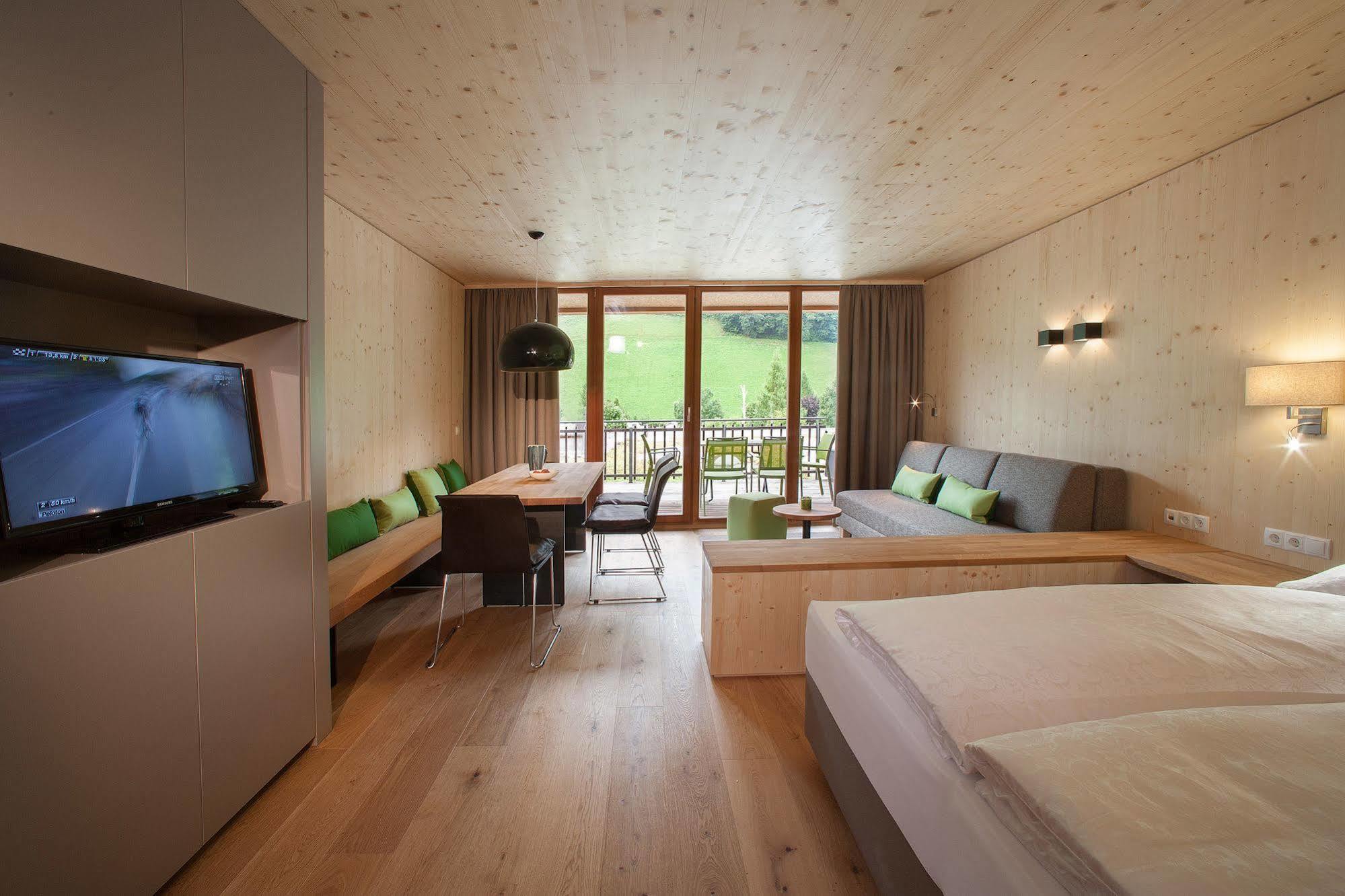 Natuerlich Hell. Aparthotel & Camping Fügen Eksteriør billede
